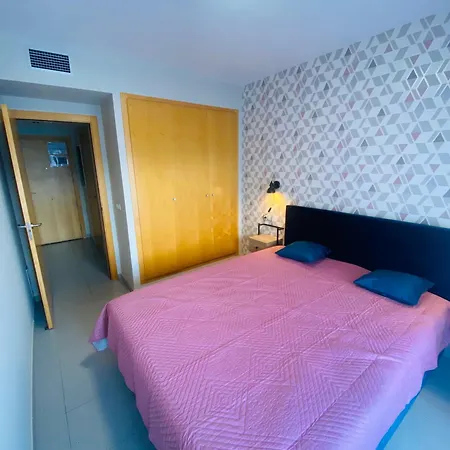 Prázdninový dům Hermoso Piso En Un Paso De La Playa De Fenals Con Piscina *
