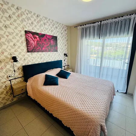 Hermoso Piso En Un Paso De La Playa De Fenals Con Piscina Prázdninový dům