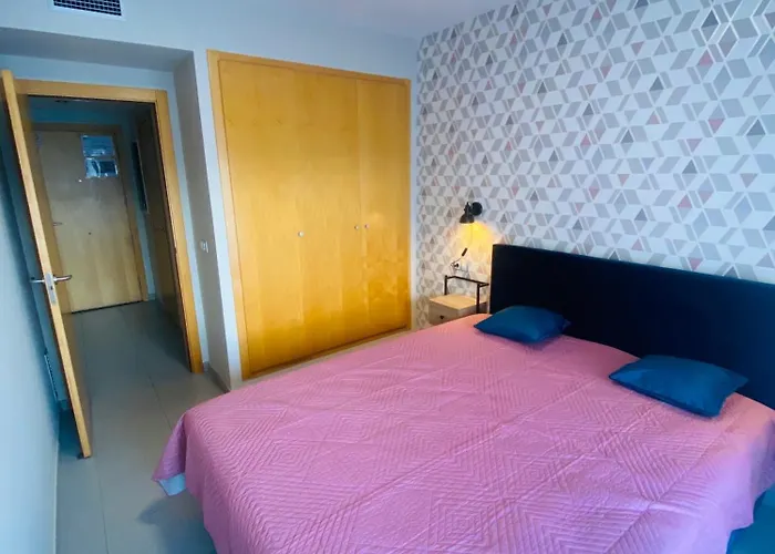 Casa vacanze Hermoso Piso En Un Paso De La Playa De Fenals Con Piscina *