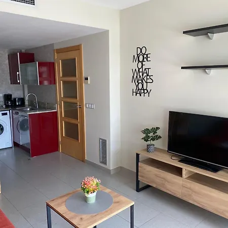 Дом отдыха Hermoso Piso En Un Paso De La Playa De Fenals Con Piscina Льорет-де-Мар