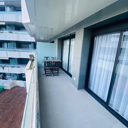 Дом отдыха Hermoso Piso En Un Paso De La Playa De Fenals Con Piscina Льорет-де-Мар