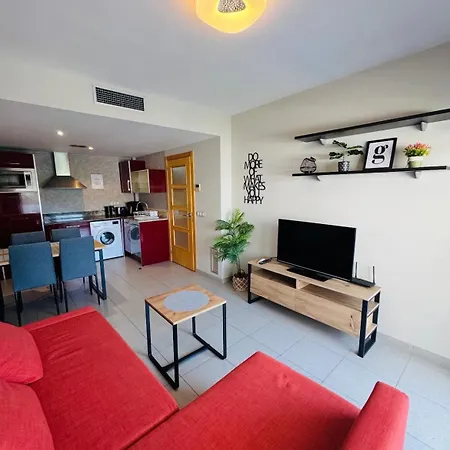 Hermoso Piso En Un Paso De La Playa De Fenals Con Piscina *