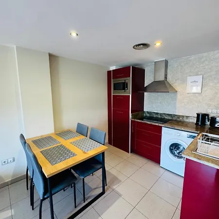 Hermoso Piso En Un Paso De La Playa De Fenals Con Piscina *