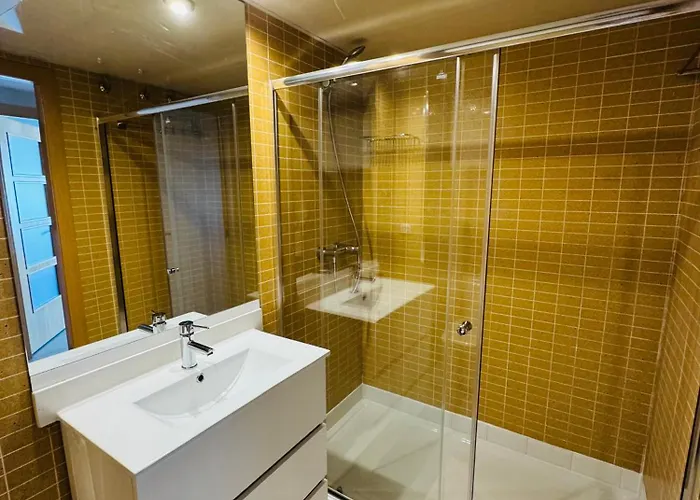 Hermoso Piso En Un Paso De La Playa De Fenals Con Piscina *