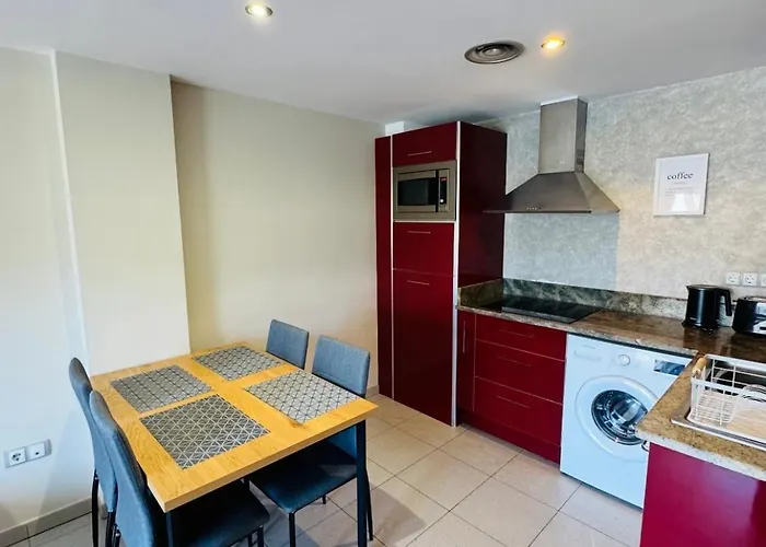 Hermoso Piso En Un Paso De La Playa De Fenals Con Piscina *