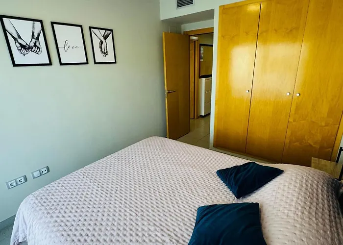 Hermoso Piso En Un Paso De La Playa De Fenals Con Piscina Hébergement de vacances *