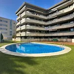 Hermoso Piso En Un Paso De La Playa De Fenals Con Piscina Дом отдыха