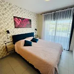 Hermoso Piso En Un Paso De La Playa De Fenals Con Piscina Дом отдыха